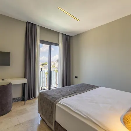 酒店 Roseira Mar-inn Luxury 16 Adult Only 3*